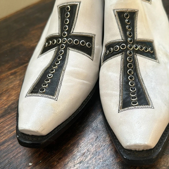 Tres Outlaws white with black Cross Swarovski crystals Pointed Toe mule boot 8.5 - Picture 11 of 16